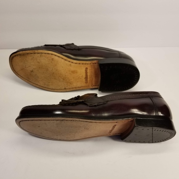 EUC. Bass Jeremy Tassel Loafers Burgundy. 10M
